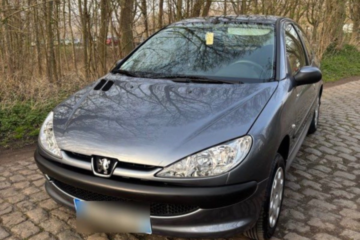 PEUGEOT 206